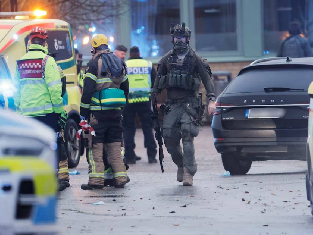 Al menos once muertos en tiroteo en centro escolar en Estocolmo, Suecia