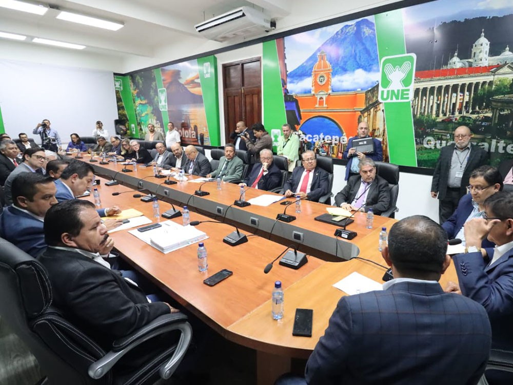 Alcalde de Quetzaltenango busca renegociar contrato energético con el INDE por alza en tarifas