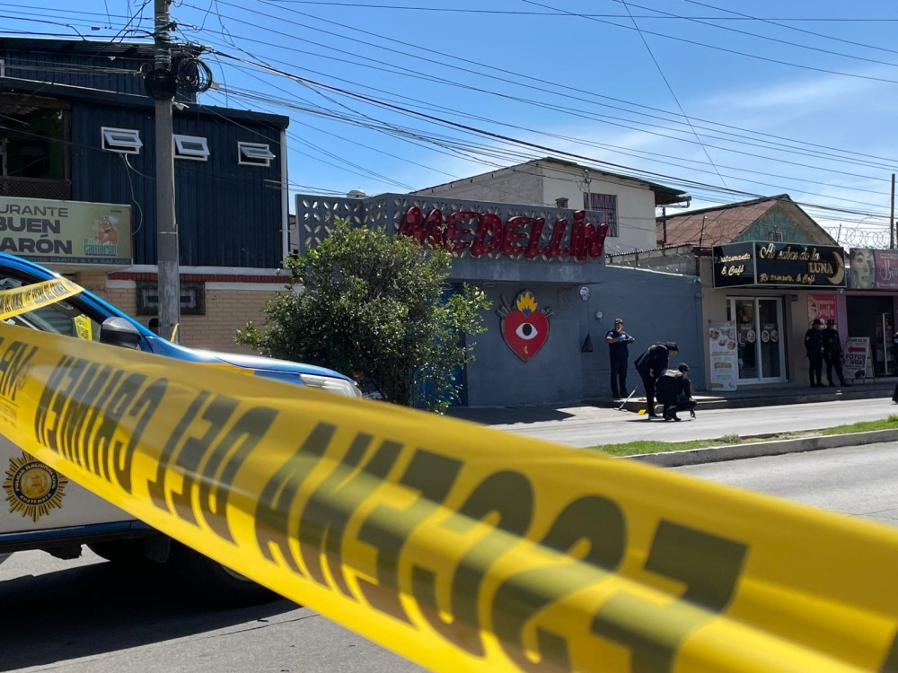 Allanan centro nocturno que fue blanco de un ataque con artefacto explosivo