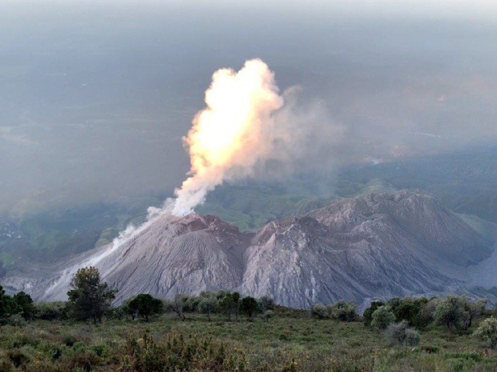 Analizan refuerzo de medidas por ascensos al volcán Santiaguito 