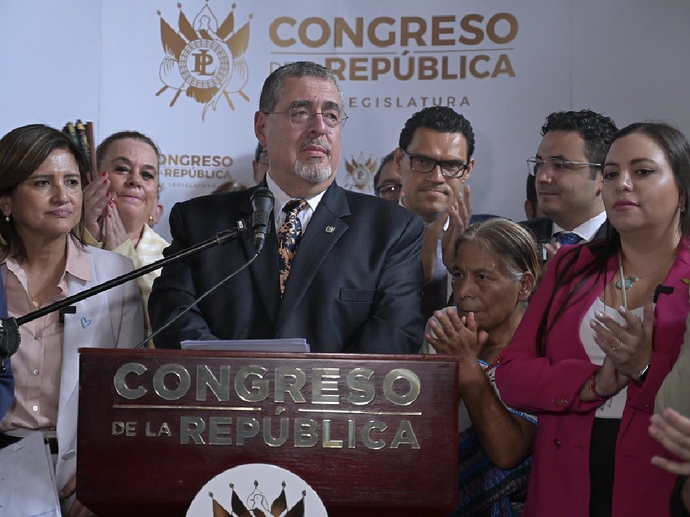 Arévalo presenta ante el Congreso iniciativa que busca remover a Consuelo Porras
