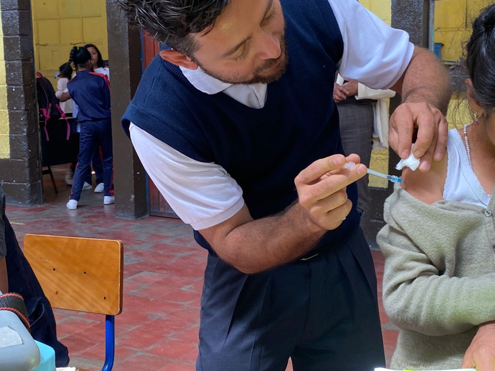 Buscan que servicios de salud a nivel departamental estén abastecidos 