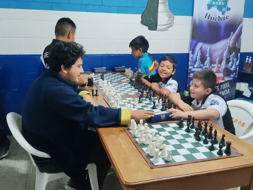 Buscarán clasificar a competencia nacional de ajedrez