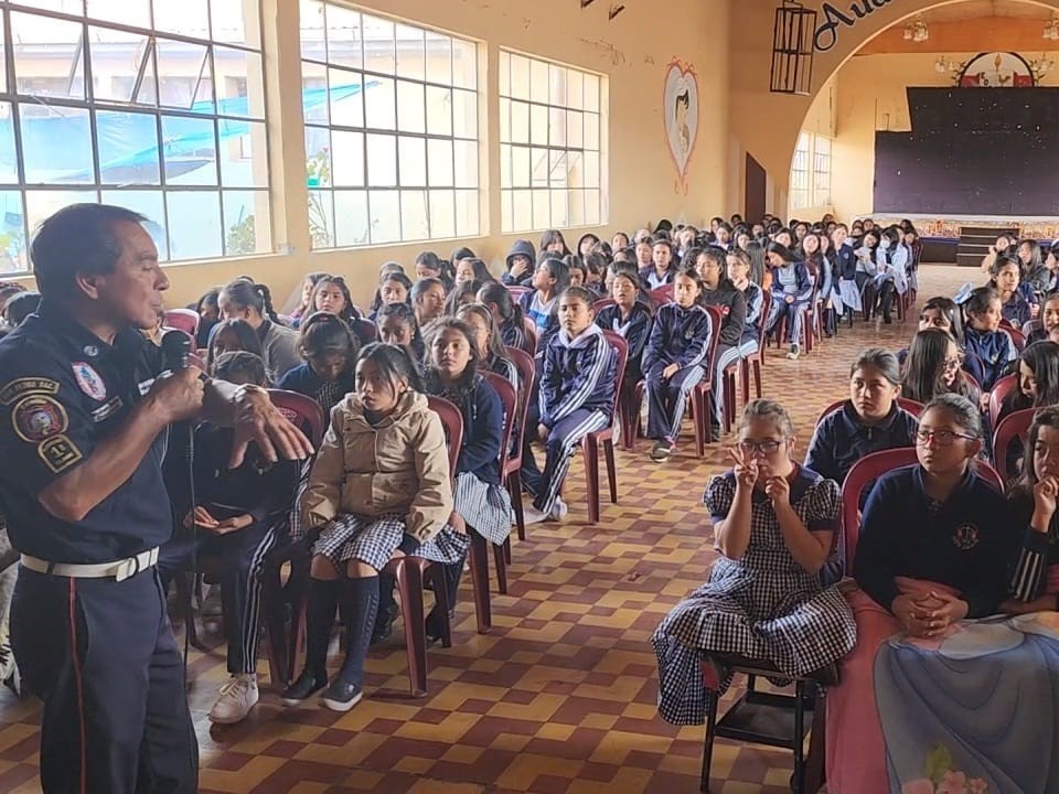 Capacitan a estudiantes sobre primeros auxilios