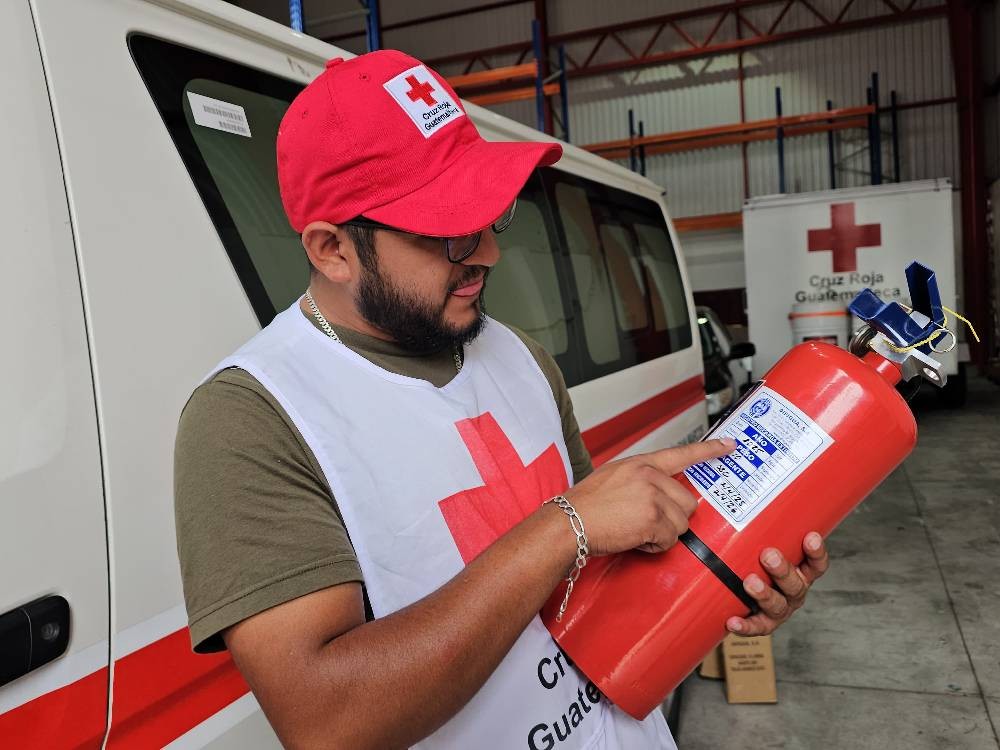 Centros educativos recibirán extintores para estar preparados en caso incendios