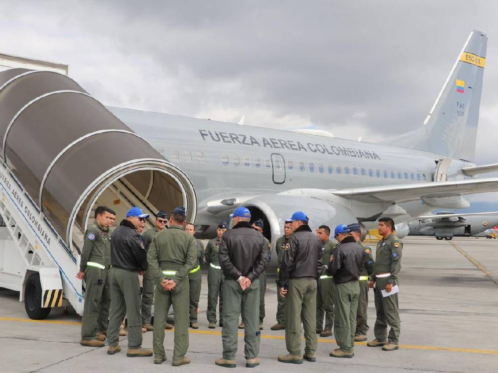 Colombia envía aviones de la Fuerza Aérea para repatriar a migrantes deportados de EE. UU.