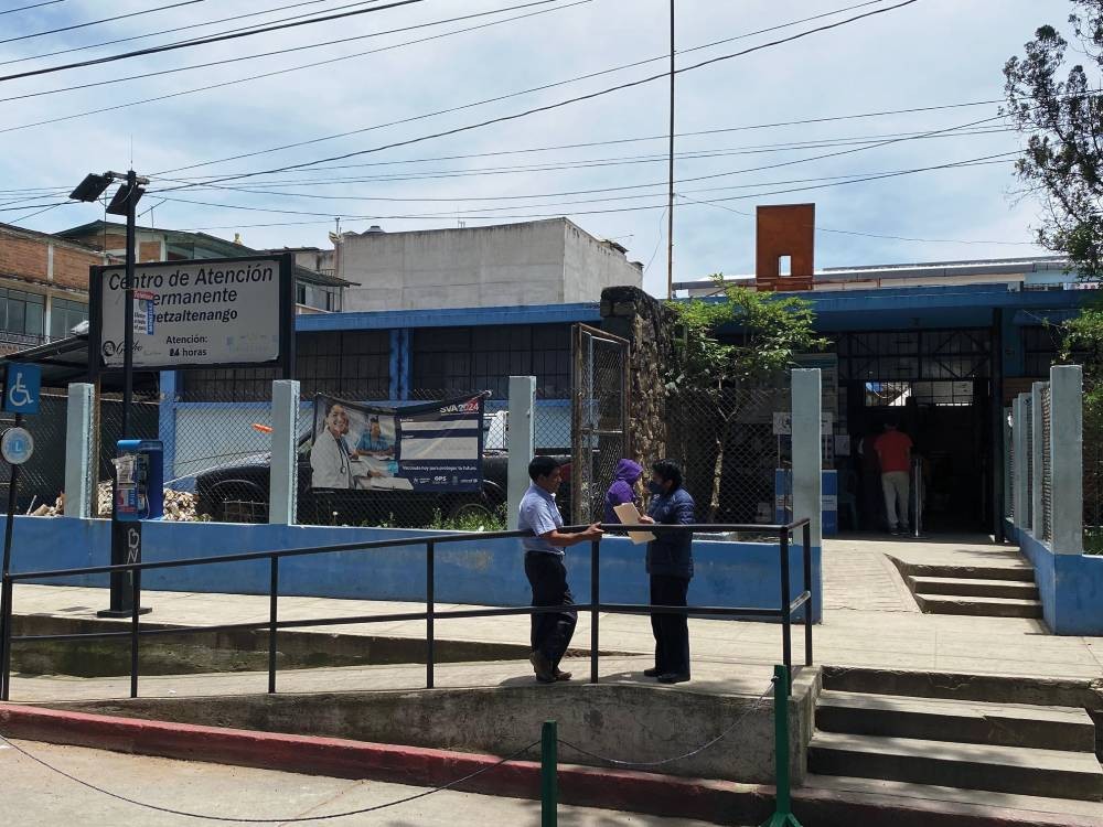 Inician gestiones para el cambio de sede del Centro de Salud de Xela