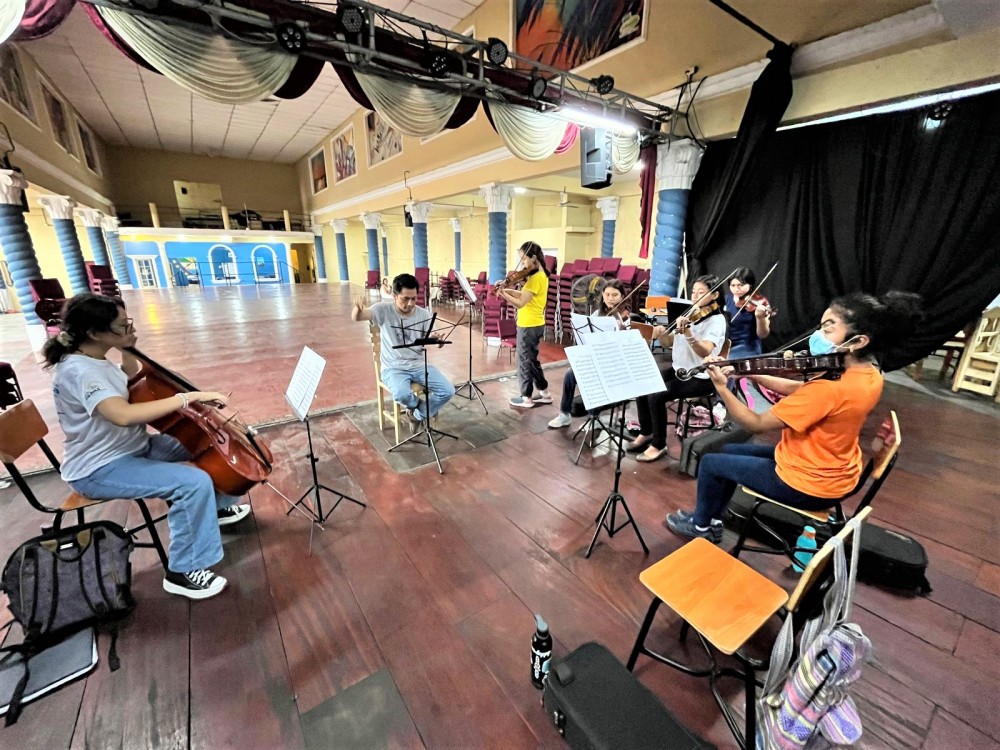 Destaca talento mazateco en Orquesta Sinfónica de jóvenes y niños