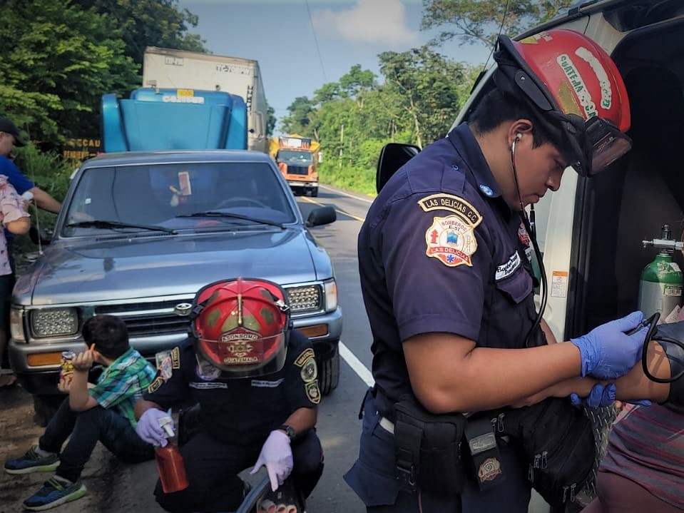 Dos mujeres y un niña resultan heridas en accidente de tránsito