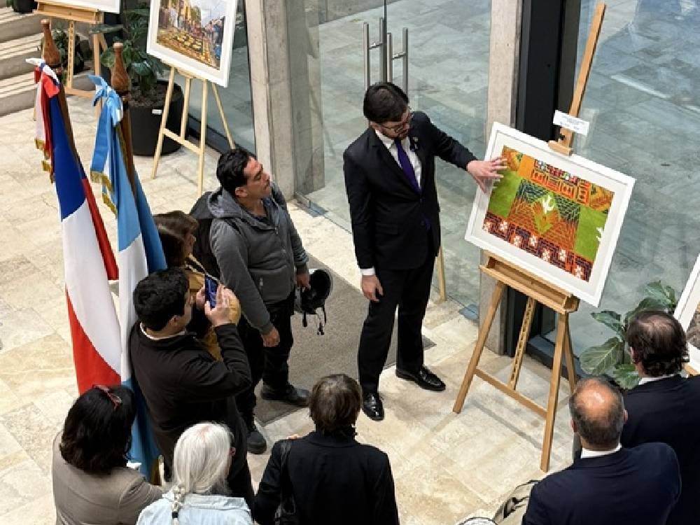 En Chile, presenta muestra fotográfica sobre la Semana Santa en Guatemala
