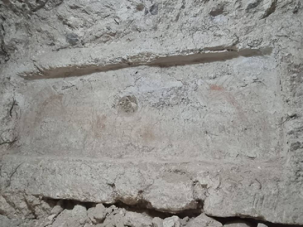 Encuentran altar con murales teotihuacanos en el parque arqueológico Tikal