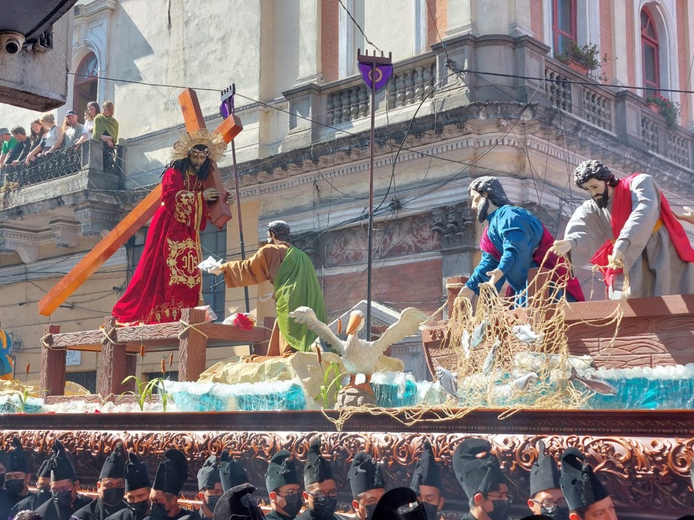 Esta es la guía de cortejos procesionales previstos en Xela durante marzo y abril