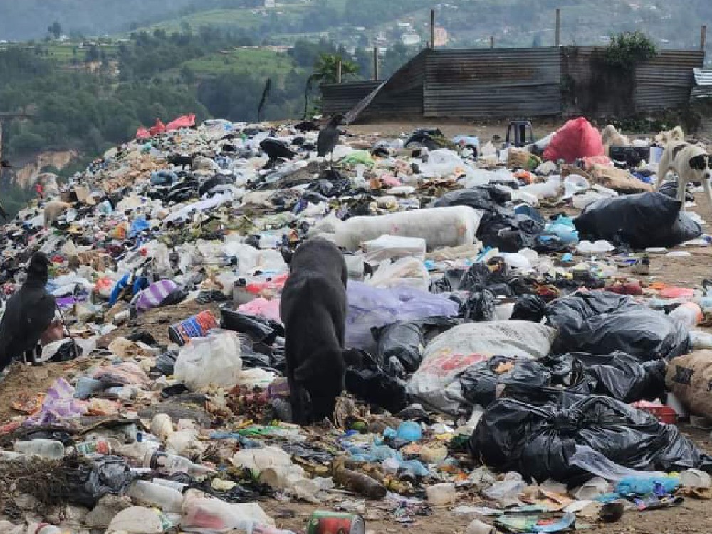 Establecen mesa técnica para reducir contaminación causada por basurero 