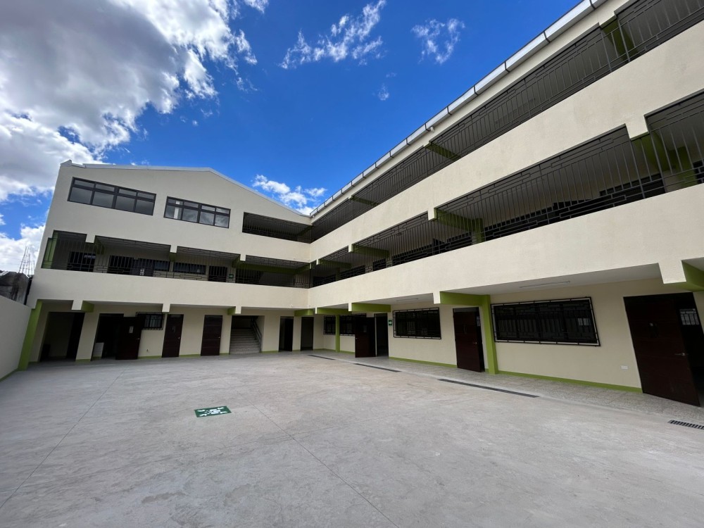 Estudiantes de la zona 3 de La Esperanza cuentan con nuevo edificio escolar
