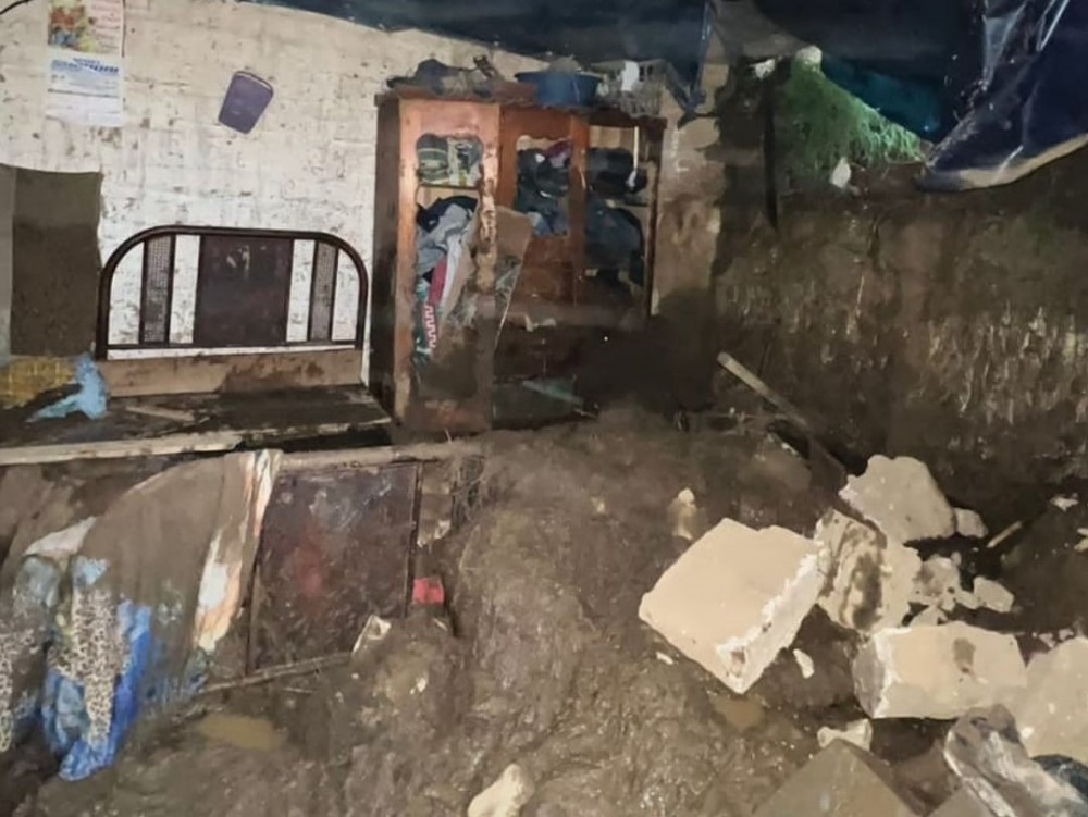 Fallece niño de cinco años al derrumbarse su casa por las fuertes lluvias