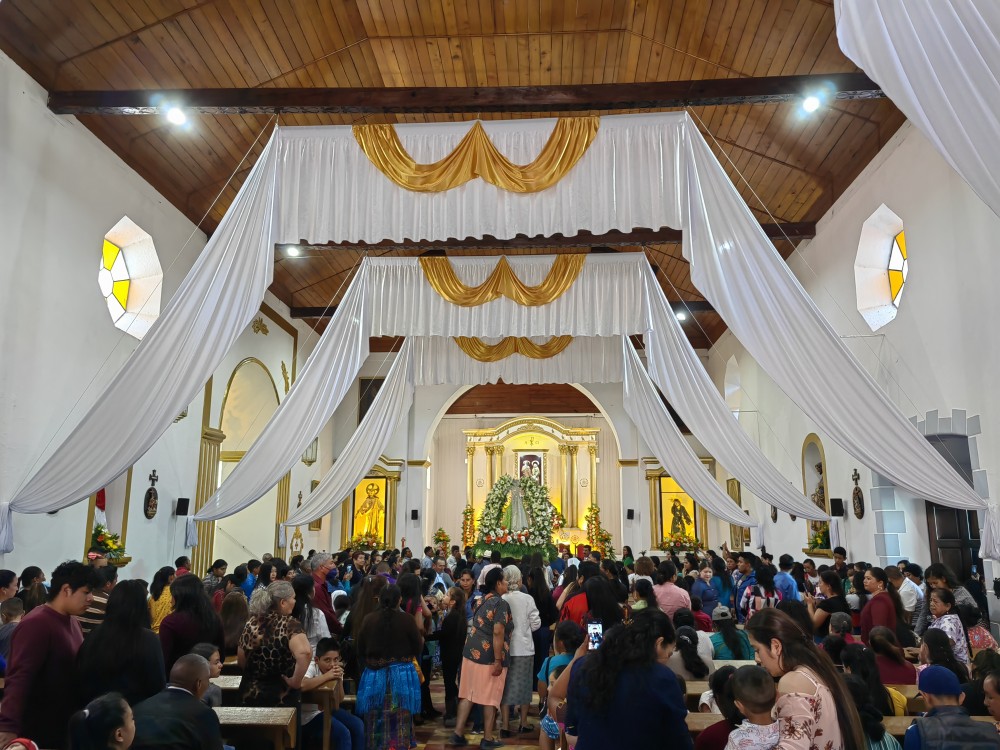 Fieles católicos de Malacatancito celebran a Santa Ana