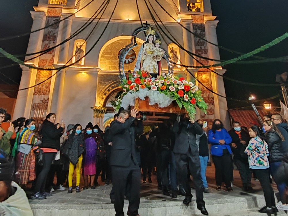 FOTOS: Virgen de Plata vuelve a salir en tradicional cortejo procesional 