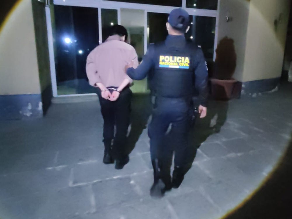 Guardia de seguridad capturado por herir con arma de fuego a dos personas