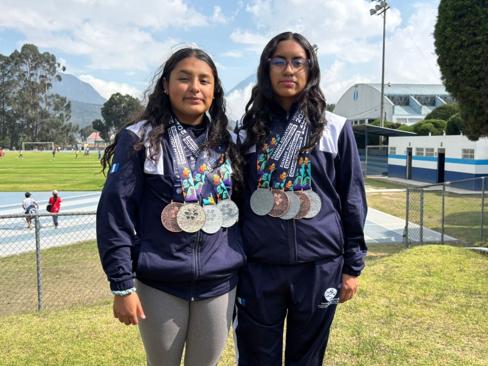 Hermanas Alvarado brillan en el Panamericano de Natación en Medellín, Colombia