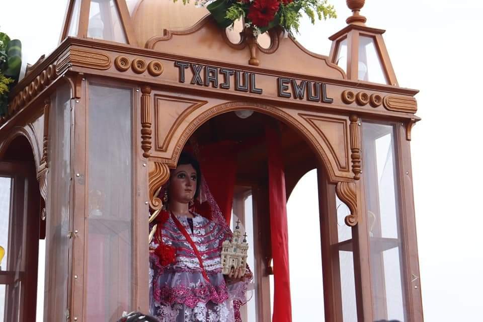 Imagen de Santa Eulalia sale en recorrido procesional