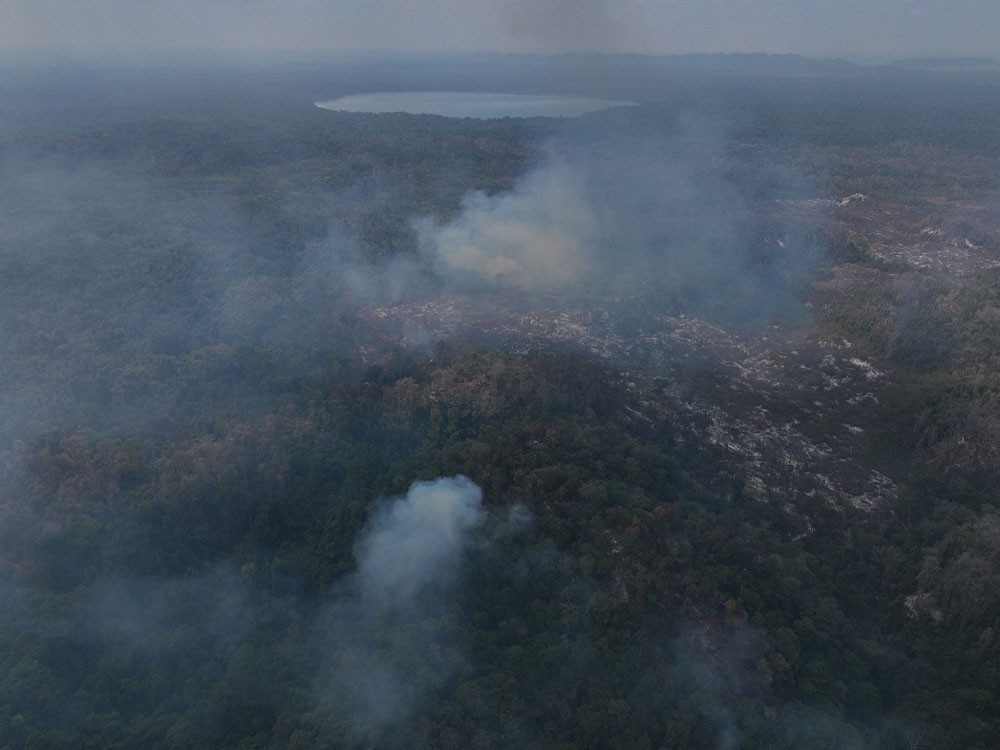 Incendio forestal arrasa más de 700 hectáreas en zona invadida del Parque Nacional Laguna Lachuá
