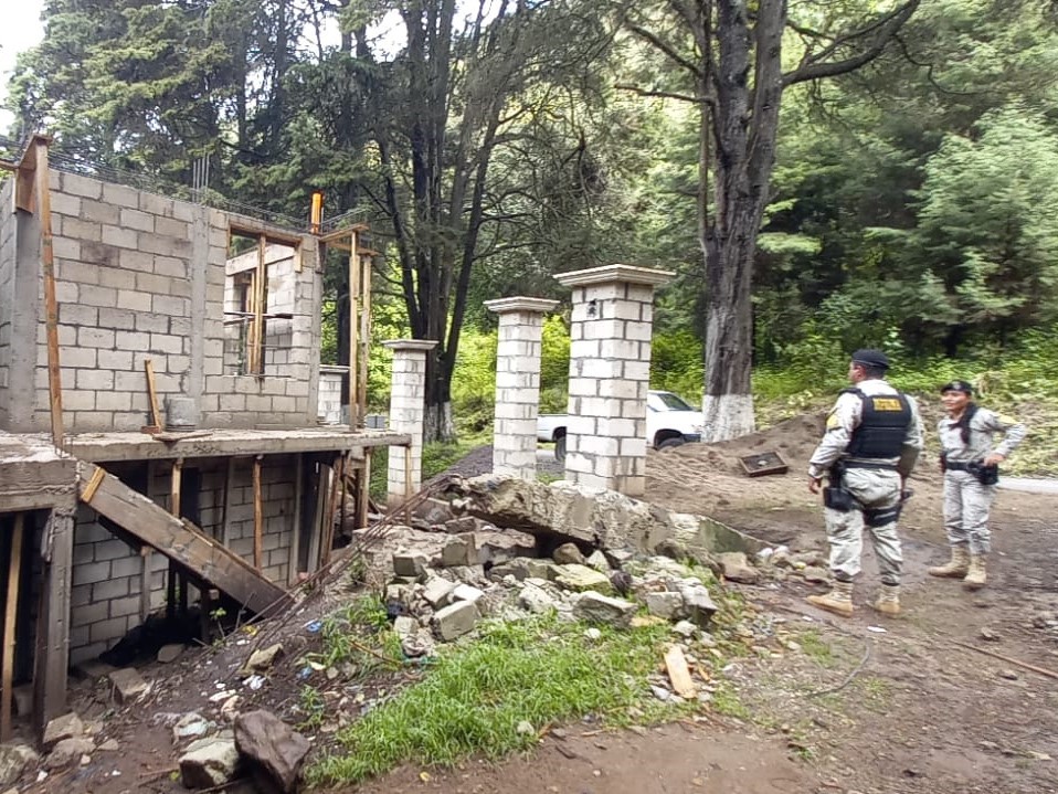 Inspeccionan construcción ilegal en el Cerro el Baúl