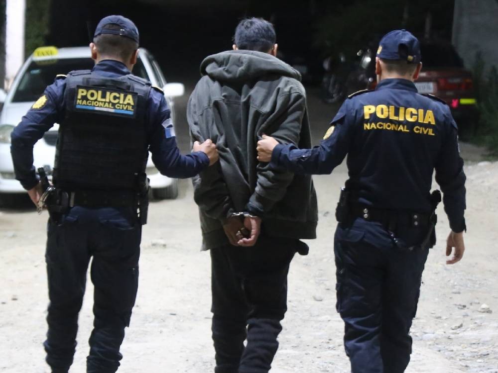 Joven es detenido tras denuncia de asalto 