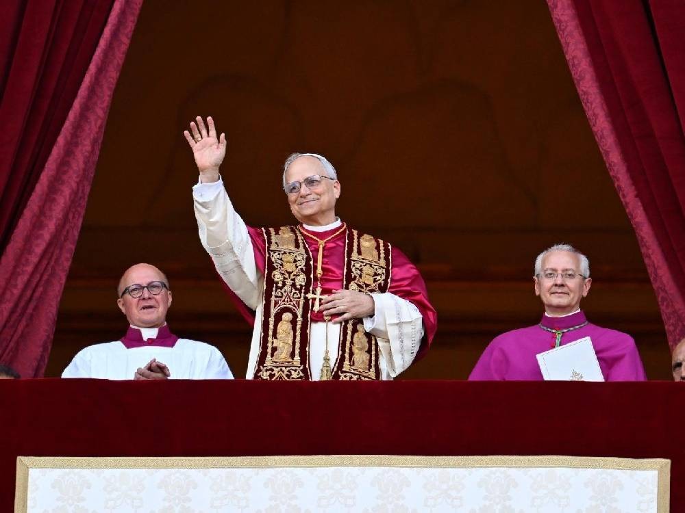 “La paz sea con ustedes”, las primeras palabras del papa León XIV