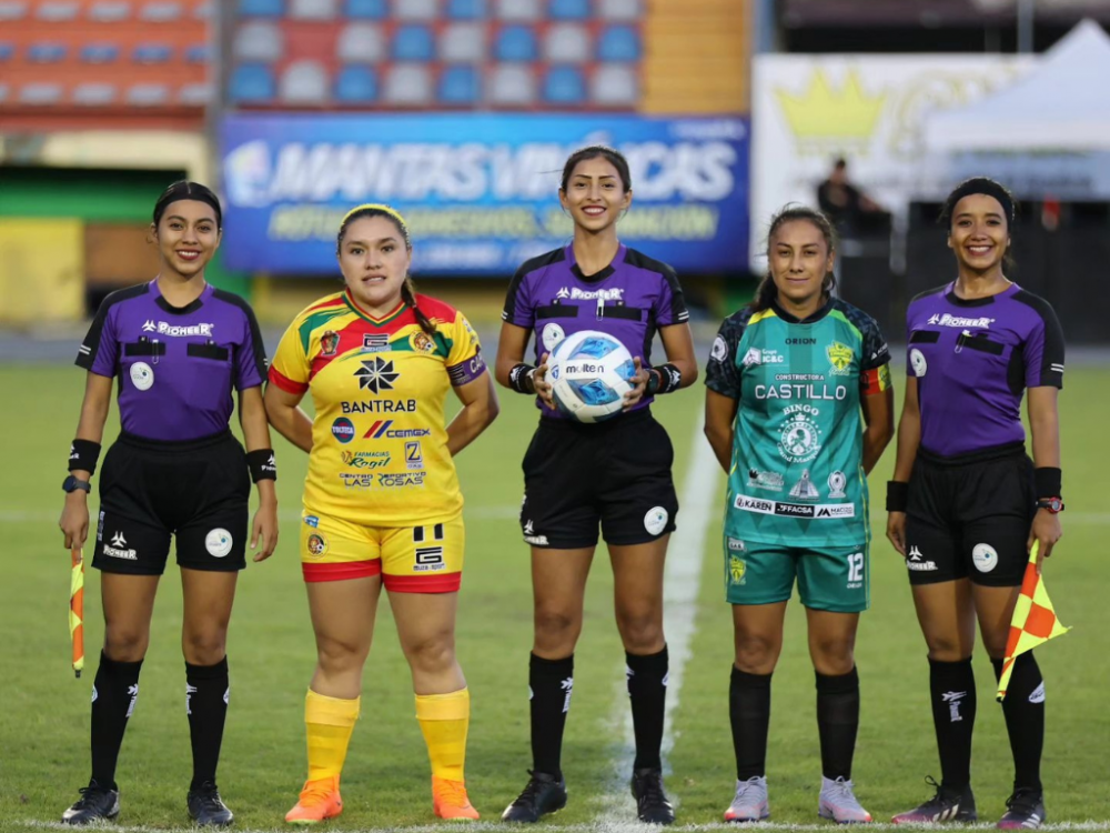 La X Femenil escala posiciones pese a dejar ir la victoria