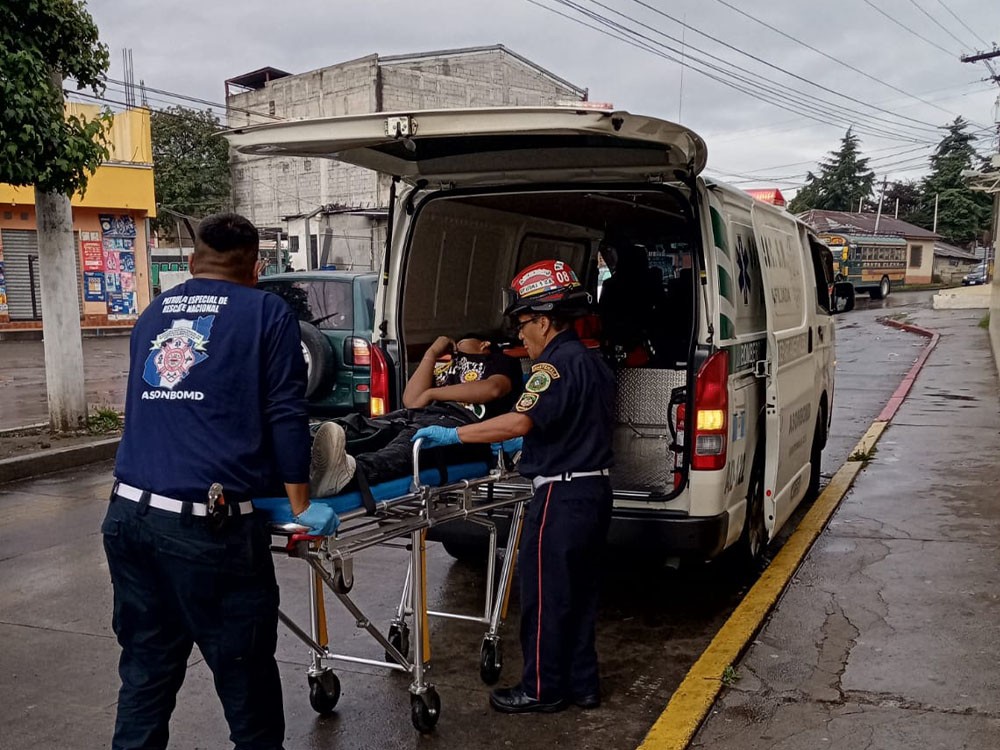 Menor cae de vehículo en marcha en San Marcos 