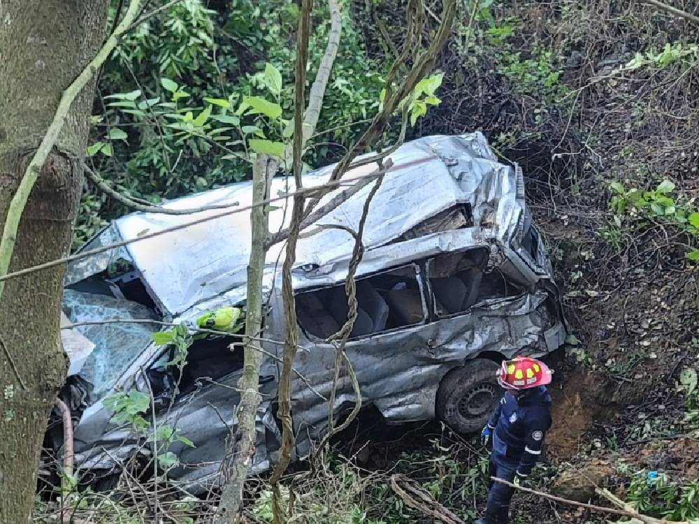 Microbús accidentado en el libramiento de Chimaltenango no contaba con tarjeta de operación para el servicio público