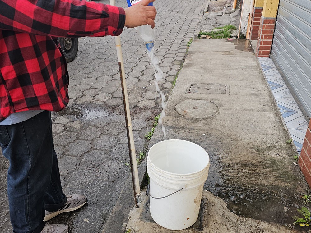Monitorean servicios de agua y recolección de basura en el campo de la feria de San Marcos