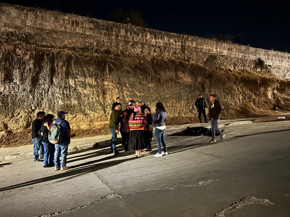 Muere al caer de muro perimetral del Cementerio General de Xela 