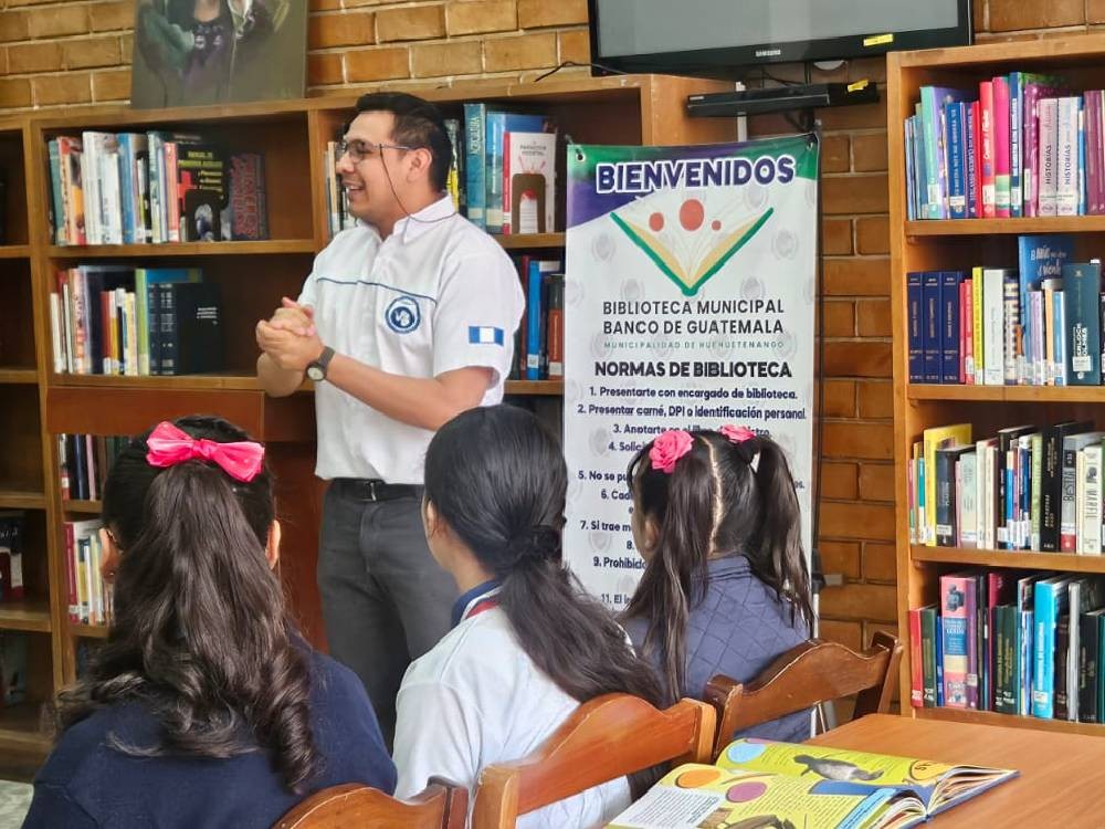 Niños elaboran libros sobre la Antártida