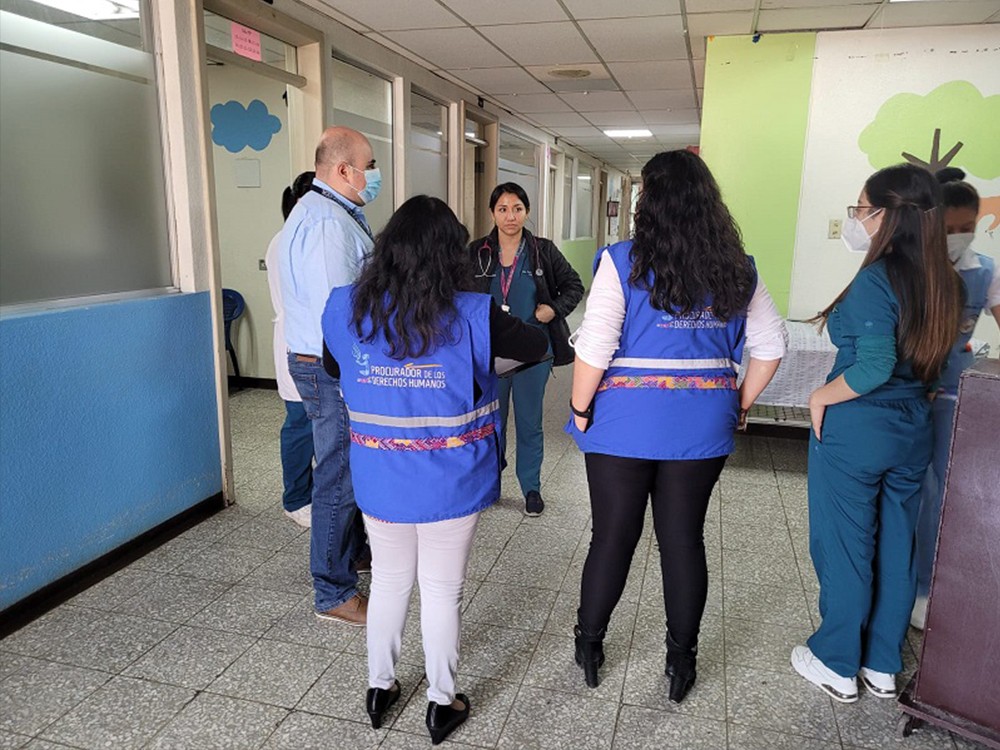 PDH da seguimiento a denuncia por malos tratos a personal del Hospital Regional de Occidente  