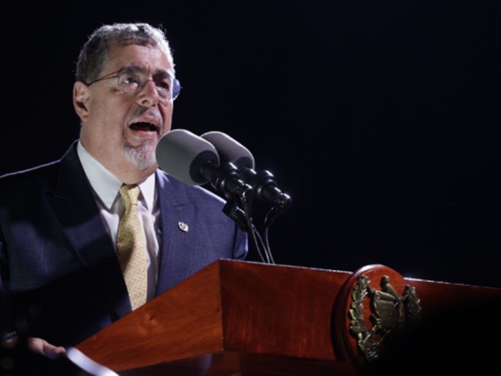 Presidente Arévalo anuncia creación de Fondo Nacional de Becas "Por Nuestro Futuro"