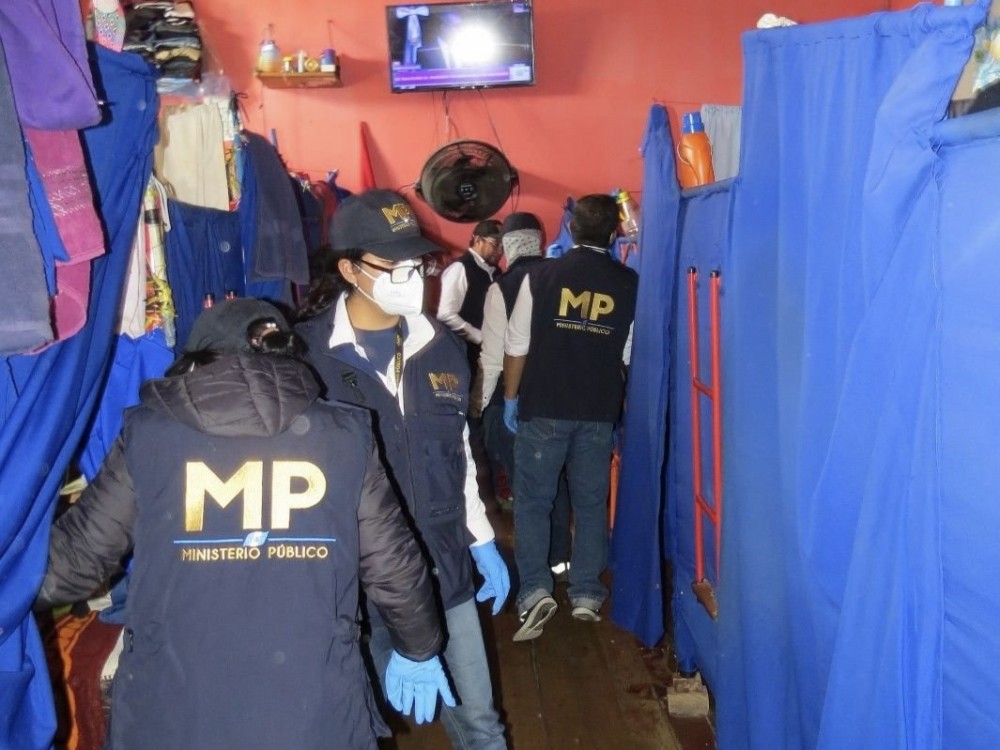 Requisa deja como resultado la incautación de varias armas blancas