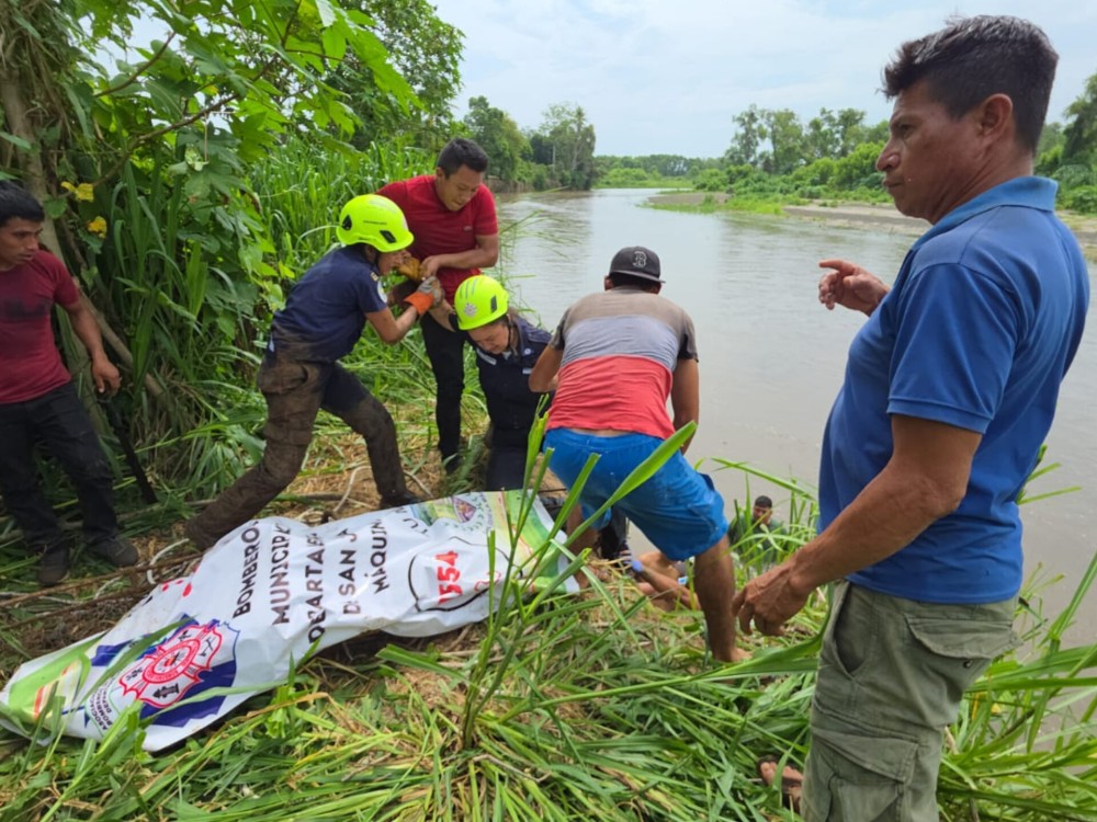 Rescatan cadáver de un hombre que había sido arrastrando por el río Ican 