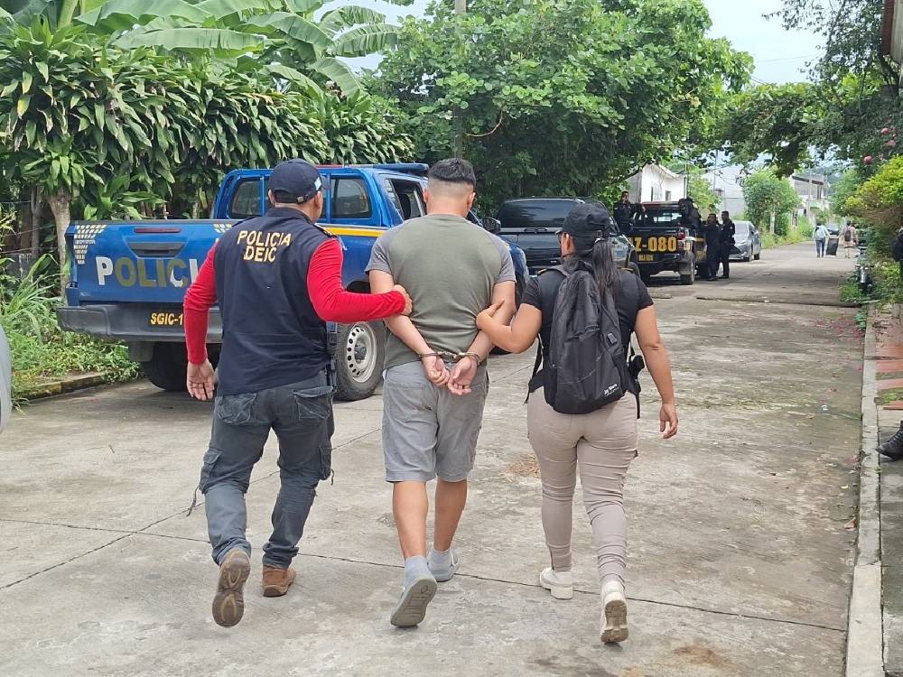 Sindicado de asesinato es capturado durante allanamientos en San Antonio Suchitepéquez