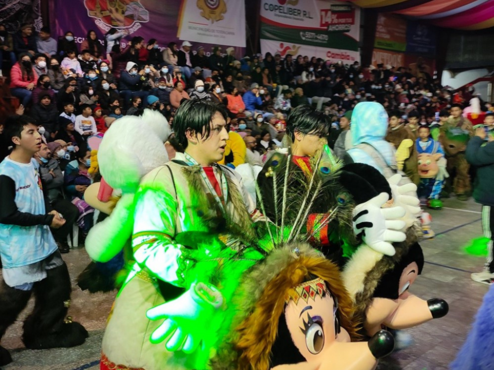 Tradición, color y alegría en la 57 edición del Convite infantojuvenil del Día de Reyes