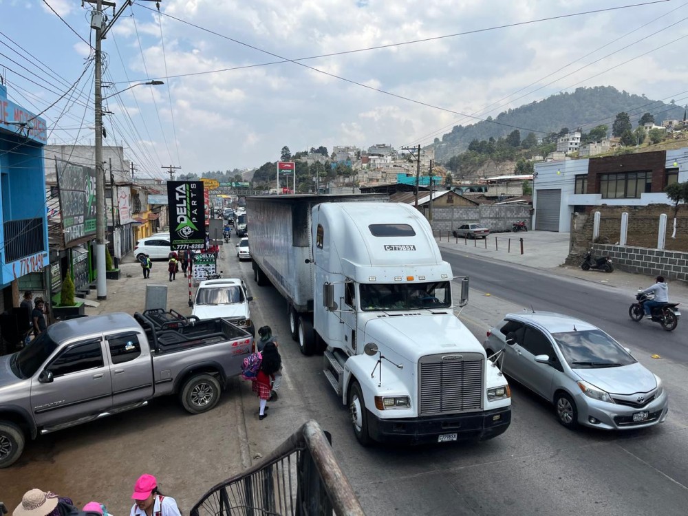 Transporte pesado podrá circular sin restricción en Las Américas y salida a San Marcos