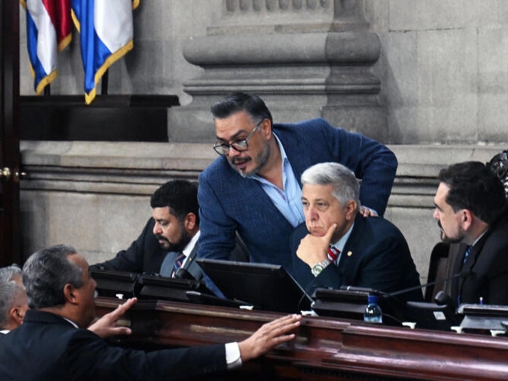Tres magistrados del TSE salen de Guatemala tras perder inmunidad