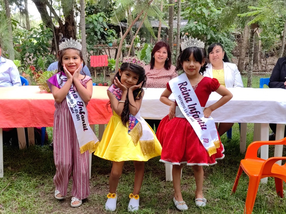 Tres niñas buscan ser la nueva Reina Infantil de Fiestas Julias