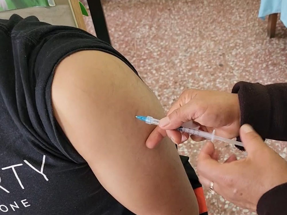 Vacunas contra la influenza se siguen administrando 