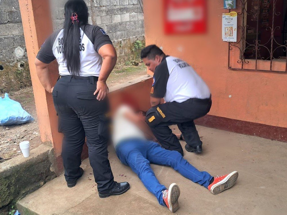 Vendedor de recargas electrónicas es atacado a balazos en Colomba Costa Cuca
