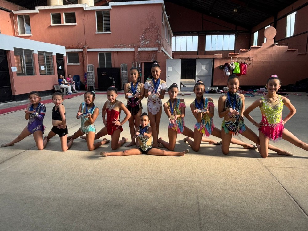 Xela brilla en gimnasia rítmica con 19 medallas en evento regional rumbo a Juegos Nacionales