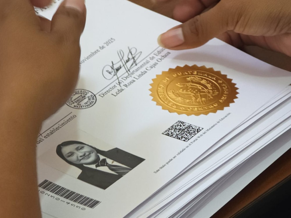 Más de 6 mil títulos serán impresos por la Dirección Departamental de Educación tras la culminación del ciclo escolar 2025 en el sector privado