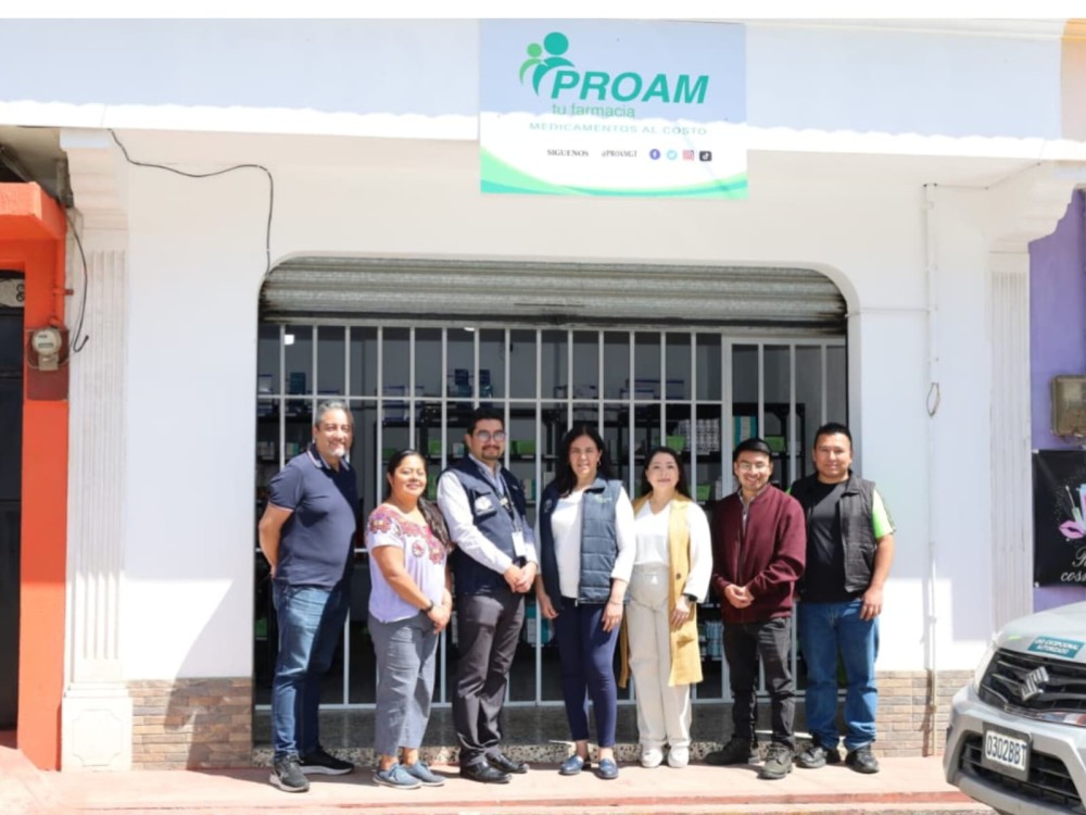 Abren Gran Farmacia número 12 del Programa PROAM en La Esperanza, Quetzaltenango