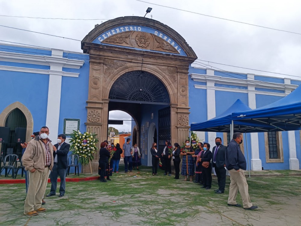 Abren las puertas del Cementerio General de Xela tras dos años de cierre  por la pandemia 