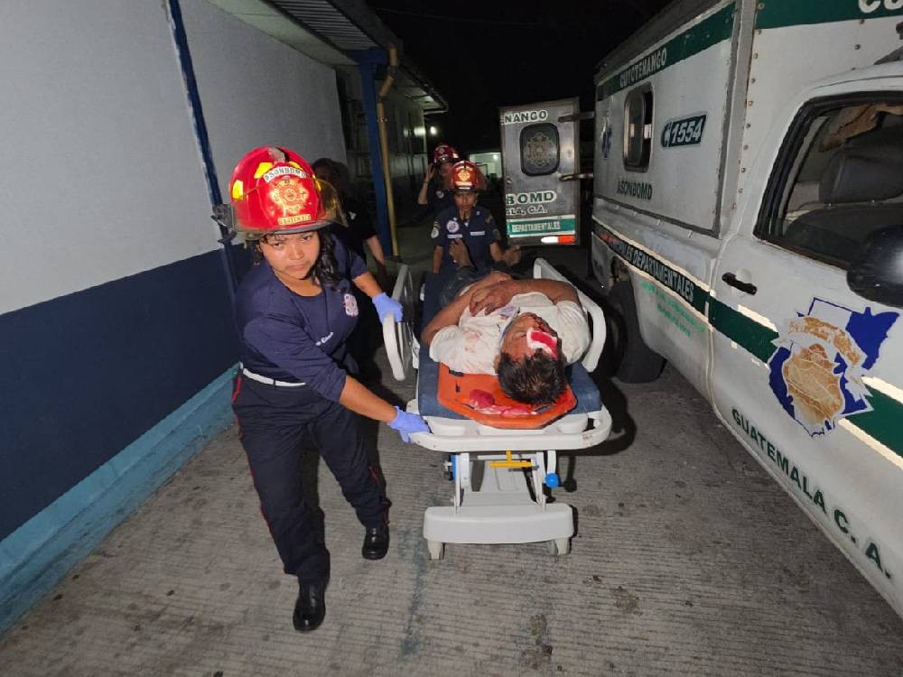 Accidente de motocicleta en Cuyotenango deja dos personas heridas